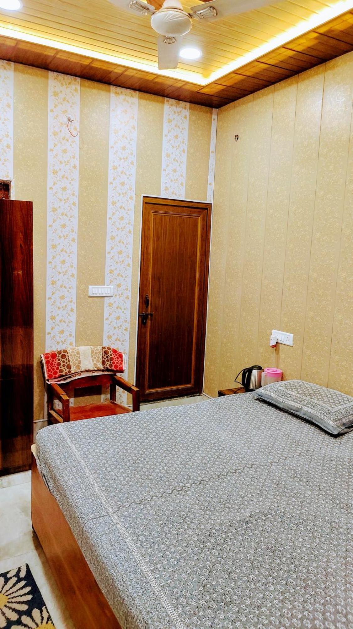 Hotel Raju Homestay Ayodhya 150 Meters From Shree Ram Janmbhoomi Temple 200 Meters From Ayodhya Dham Railway Station Exterior foto