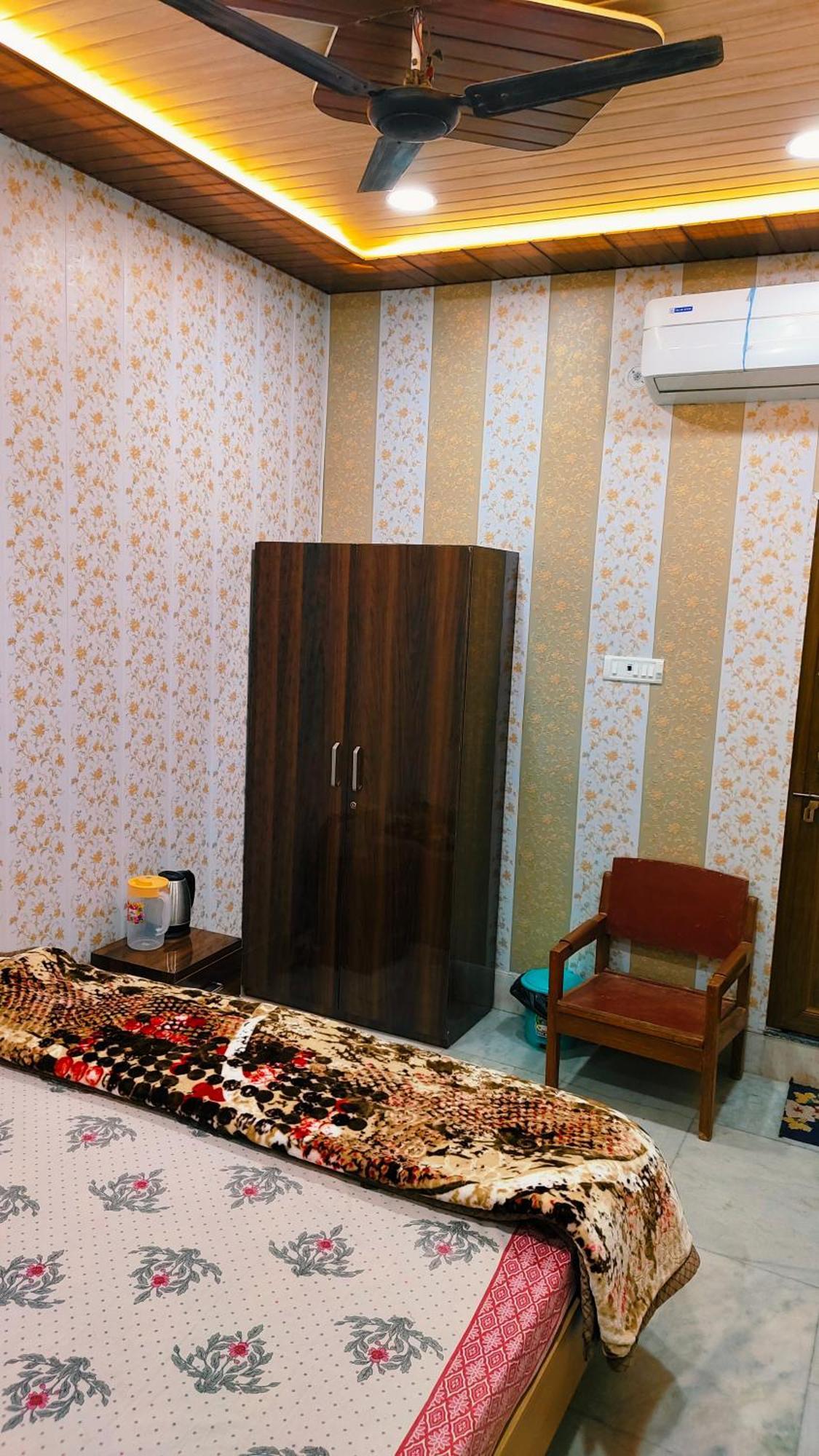 Hotel Raju Homestay Ayodhya 150 Meters From Shree Ram Janmbhoomi Temple 200 Meters From Ayodhya Dham Railway Station Exterior foto