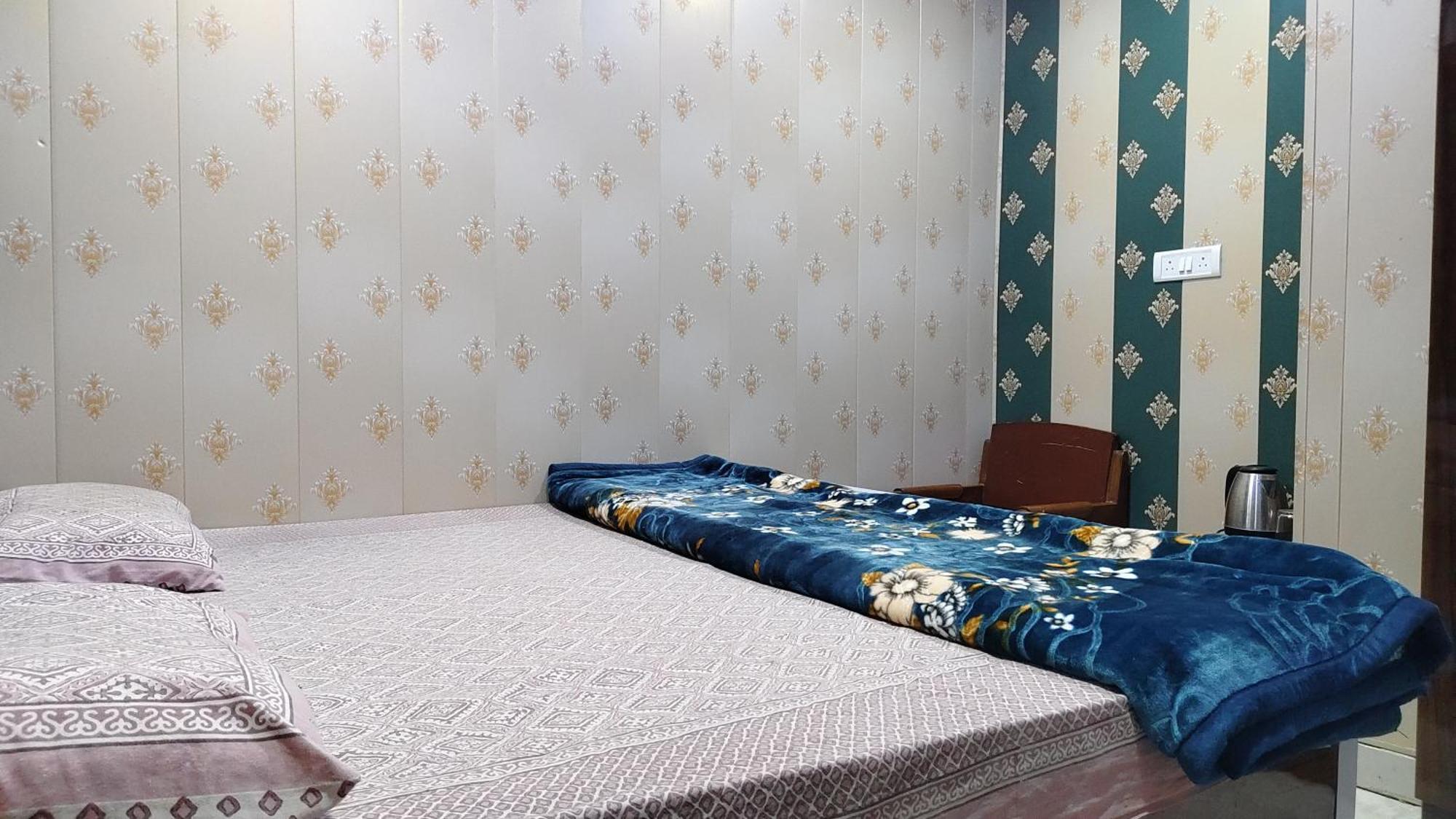 Hotel Raju Homestay Ayodhya 150 Meters From Shree Ram Janmbhoomi Temple 200 Meters From Ayodhya Dham Railway Station Exterior foto