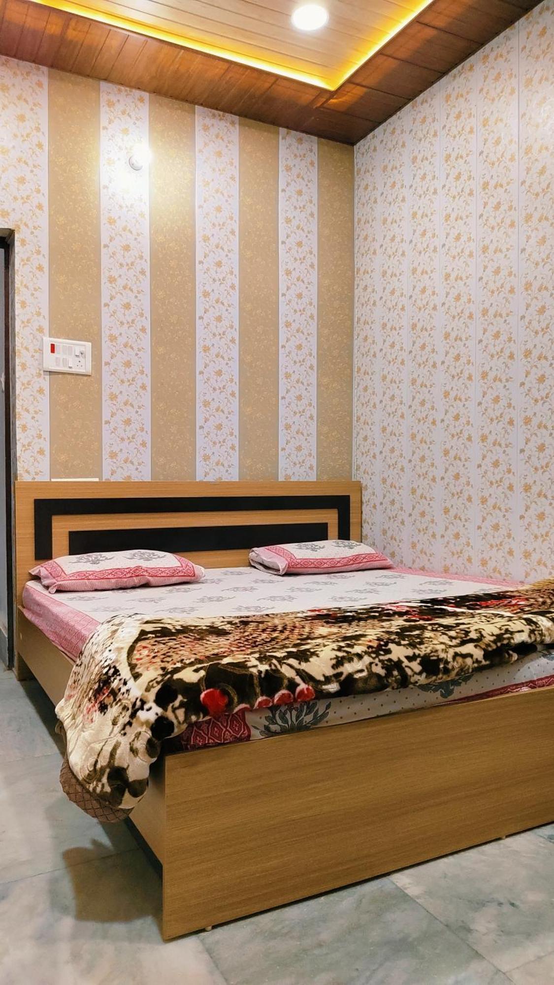 Hotel Raju Homestay Ayodhya 150 Meters From Shree Ram Janmbhoomi Temple 200 Meters From Ayodhya Dham Railway Station Exterior foto
