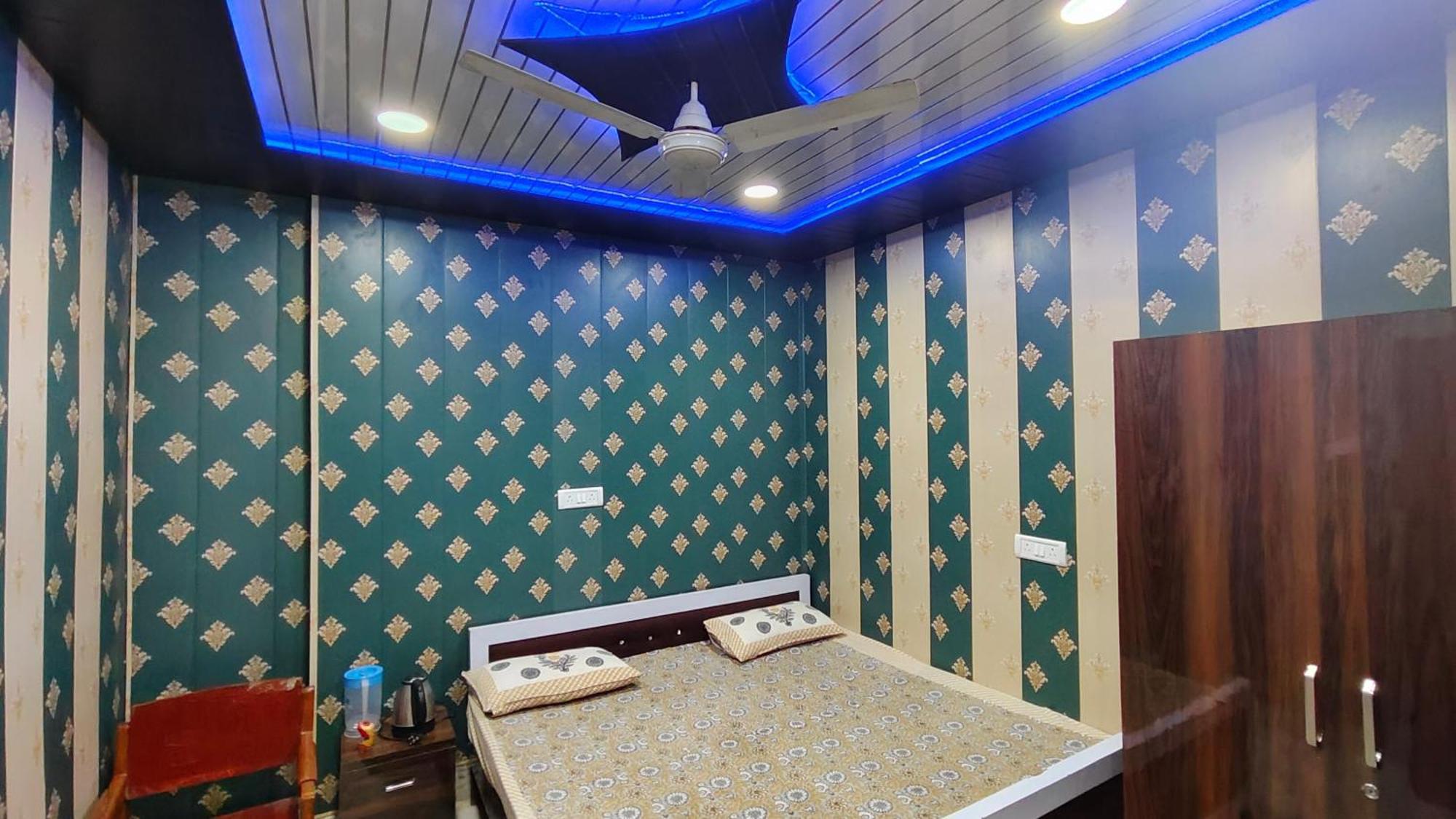Hotel Raju Homestay Ayodhya 150 Meters From Shree Ram Janmbhoomi Temple 200 Meters From Ayodhya Dham Railway Station Exterior foto