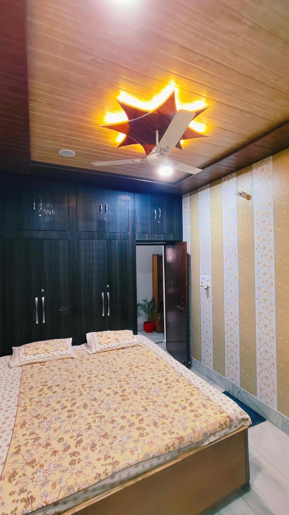 Hotel Raju Homestay Ayodhya 150 Meters From Shree Ram Janmbhoomi Temple 200 Meters From Ayodhya Dham Railway Station Exterior foto